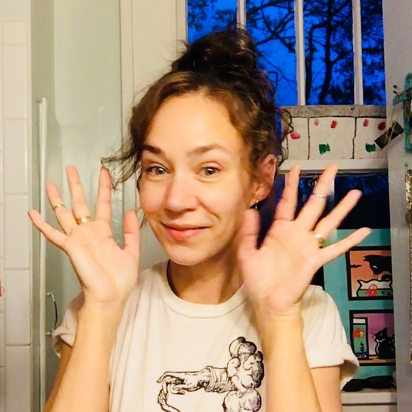 Meet your Posher, Casey - Picture 2 of 3